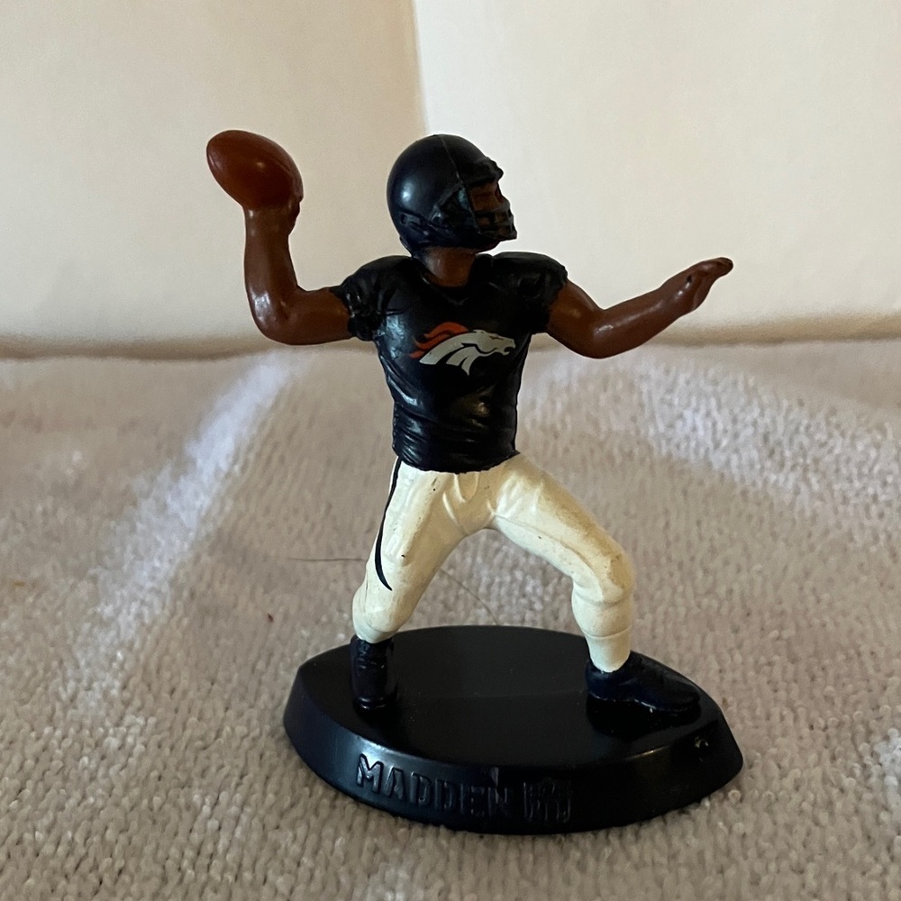 Madden EA Sports 2014 McDonald’s NFL Football Denver Broncos 3” Figurine Toy